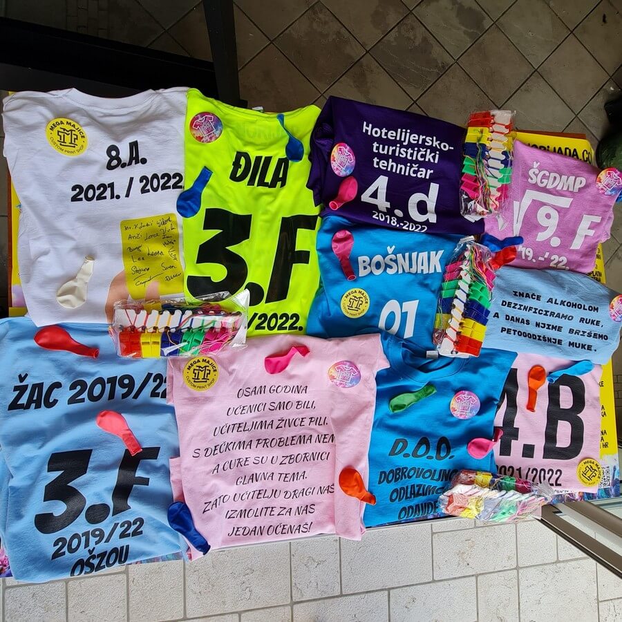 Examples of printed graduation t-shirts for the class of 2022