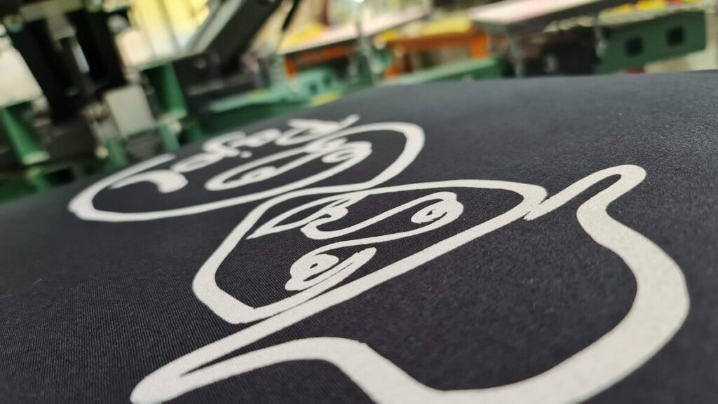 Single-colour screen print
